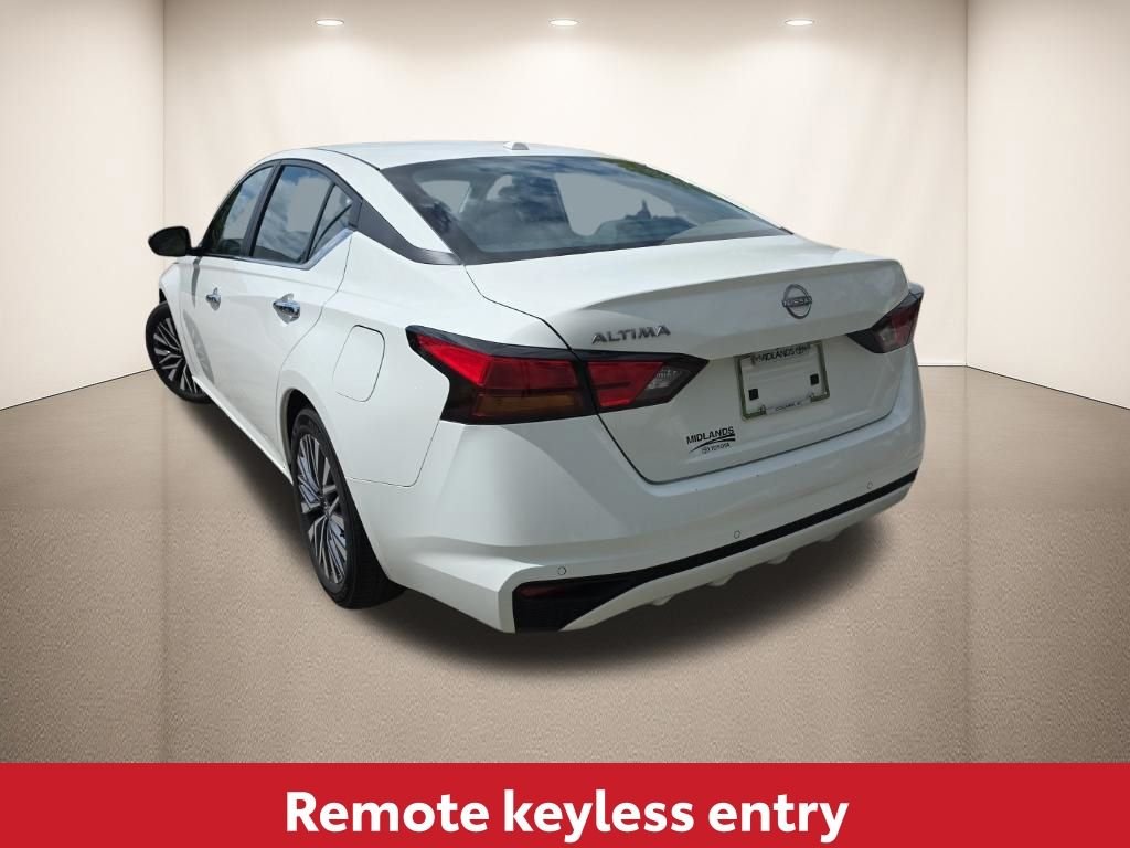 2025 Nissan Altima SV - Photo 6