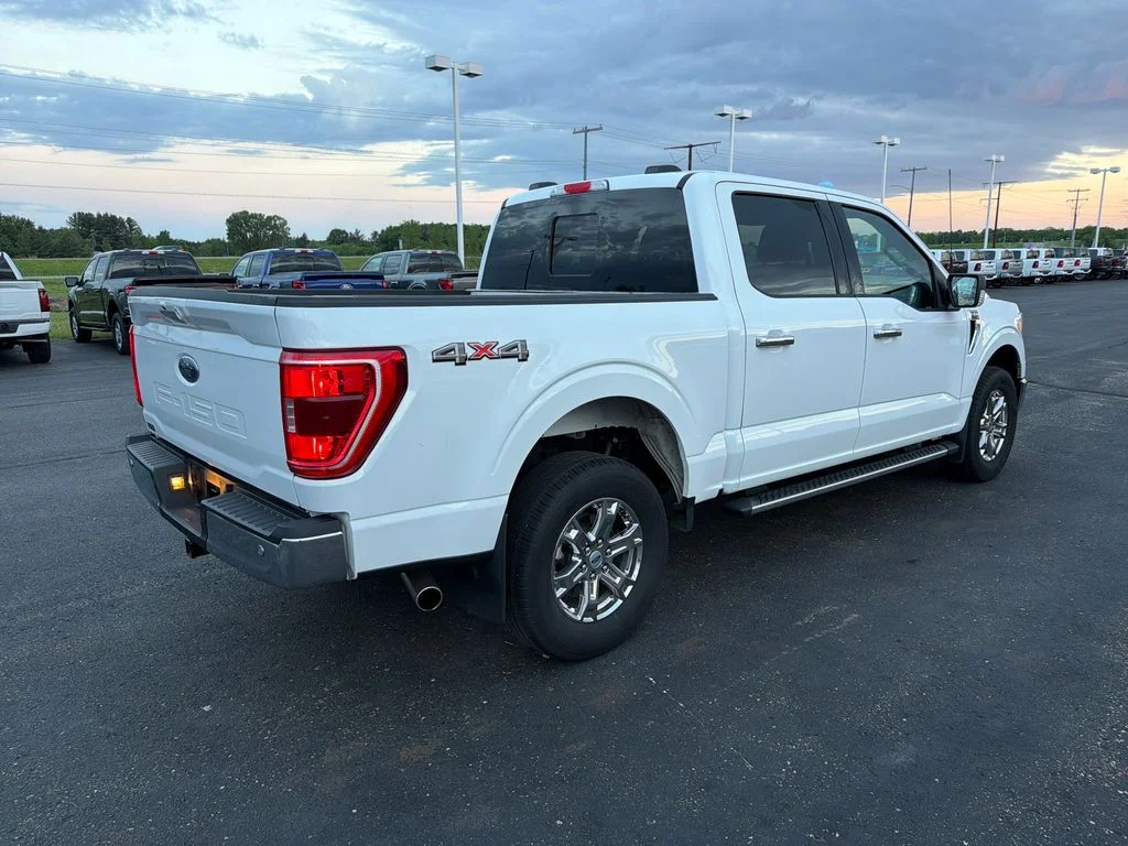Used 2022 White Ford XLT image 5