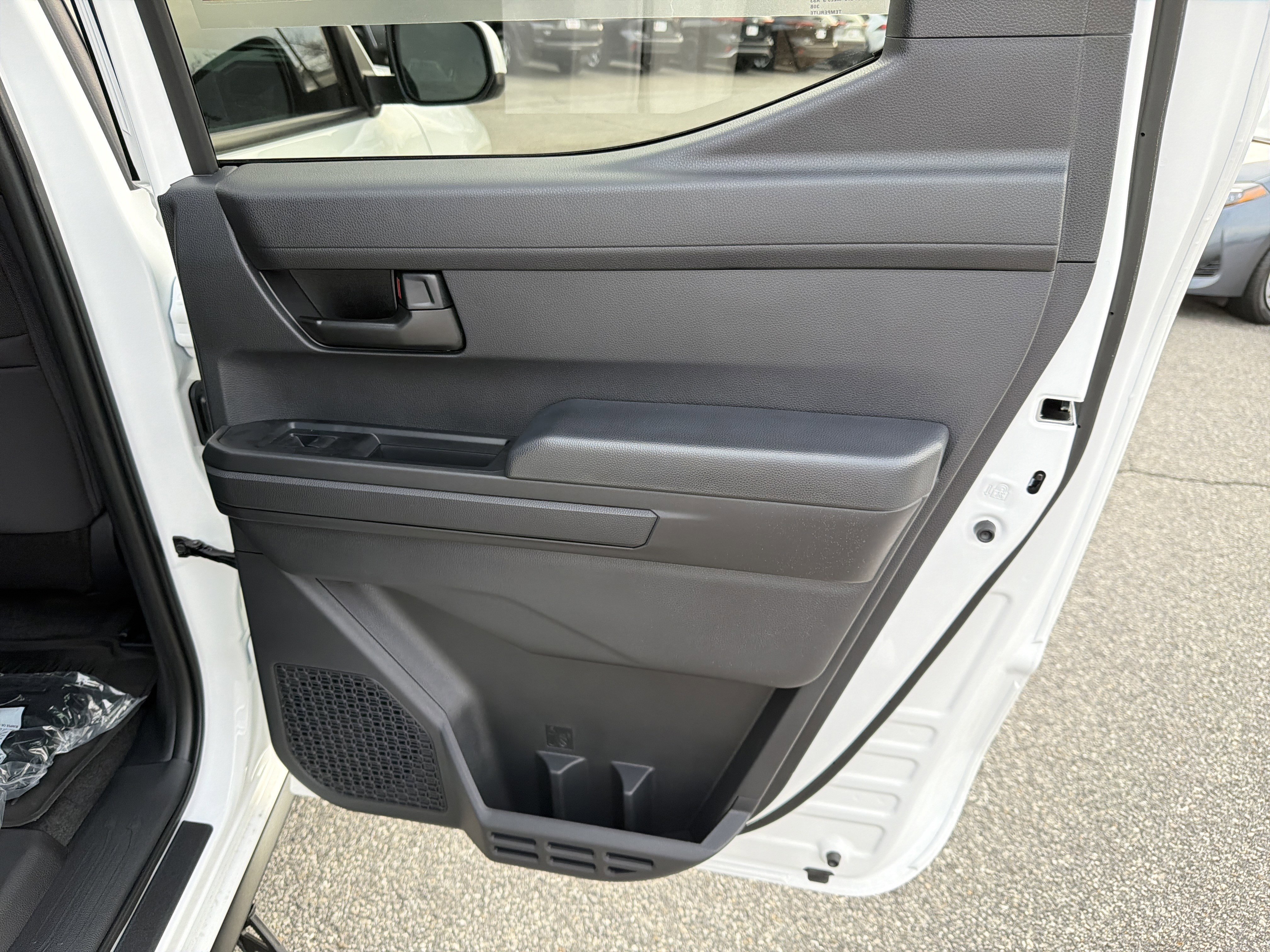 2026 Toyota Tacoma SR5 - Photo 27
