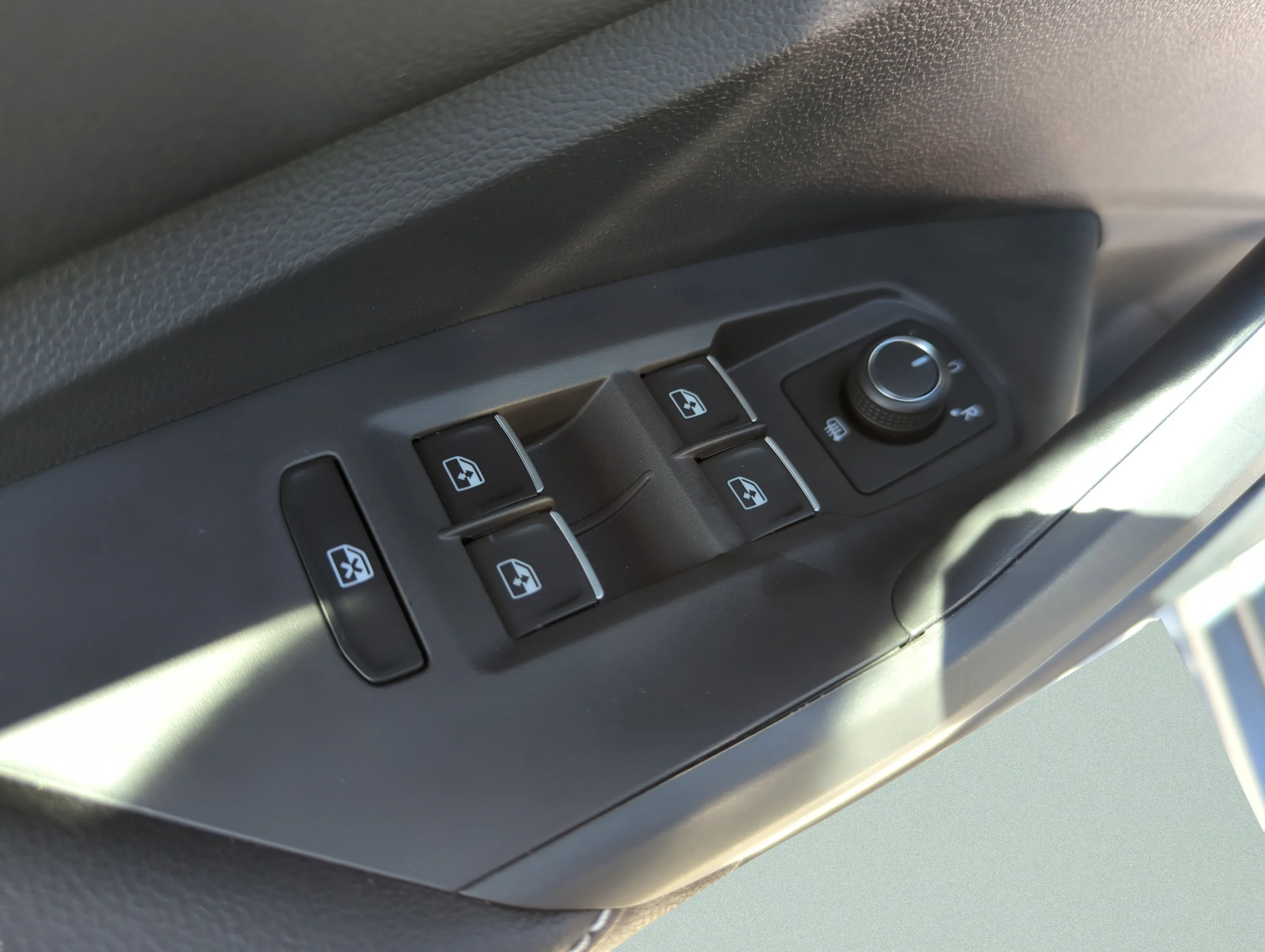 Used 2026 PLATINUM GRAY Volkswagen S image 24