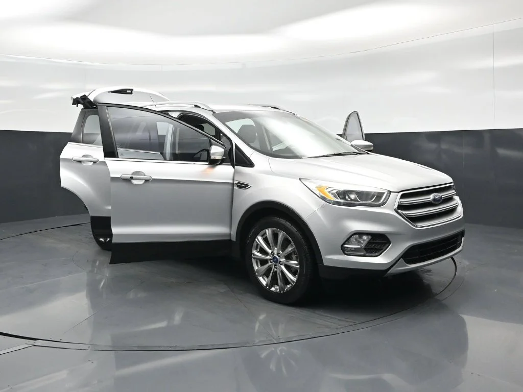 Used 2017 Silver Ford Titanium image 30