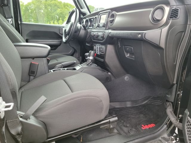Used 2020 Black Jeep Sport S image 12
