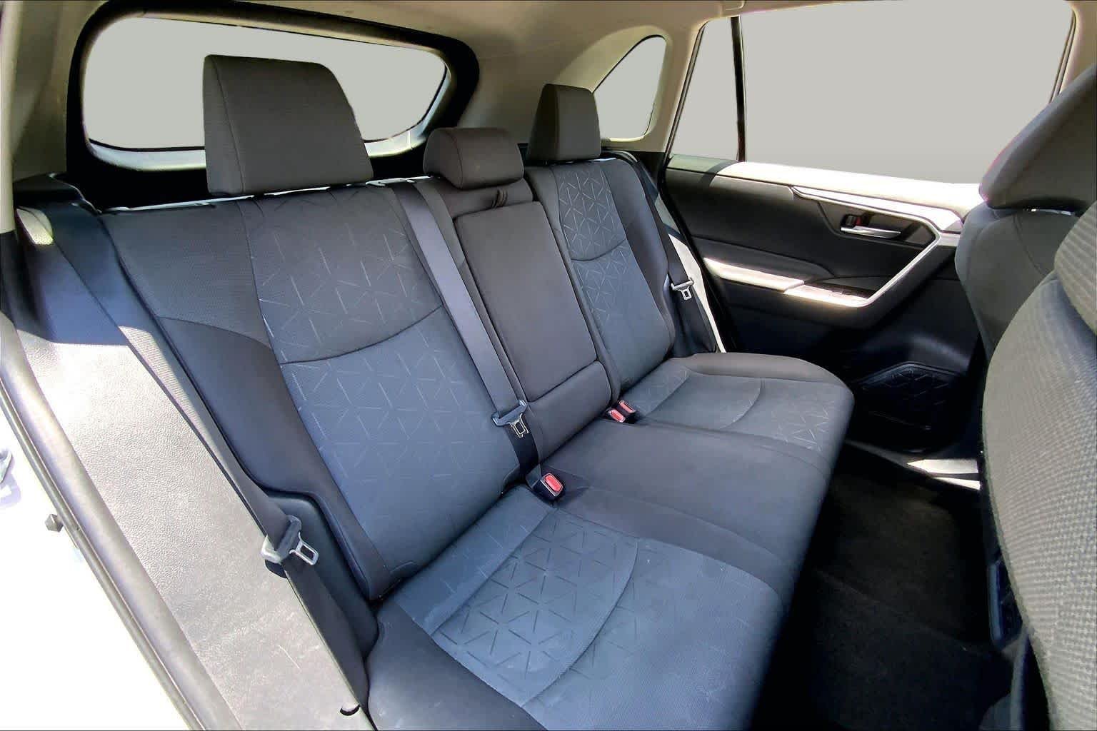 Used 2024 Silver Sky Metallic Toyota XLE image 19