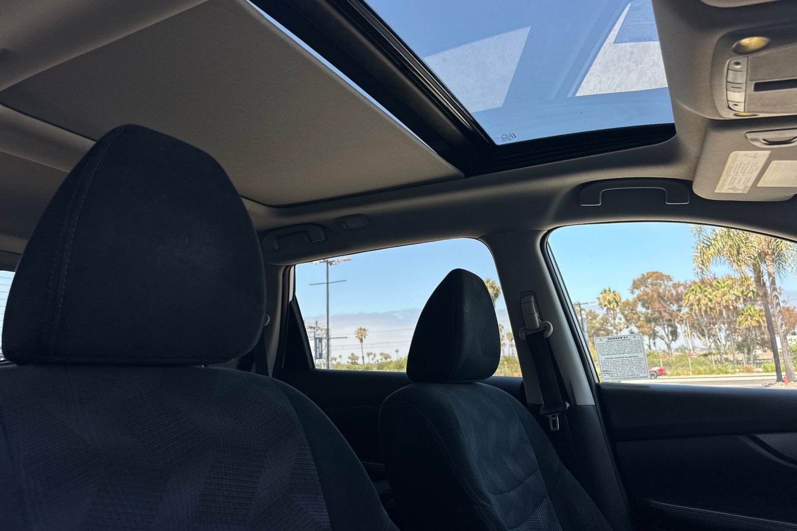 Used 2016 Glacier White Nissan SV image 16