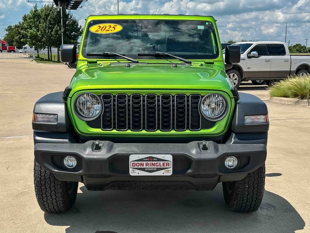Used 2025 Green Jeep Sport S image 8