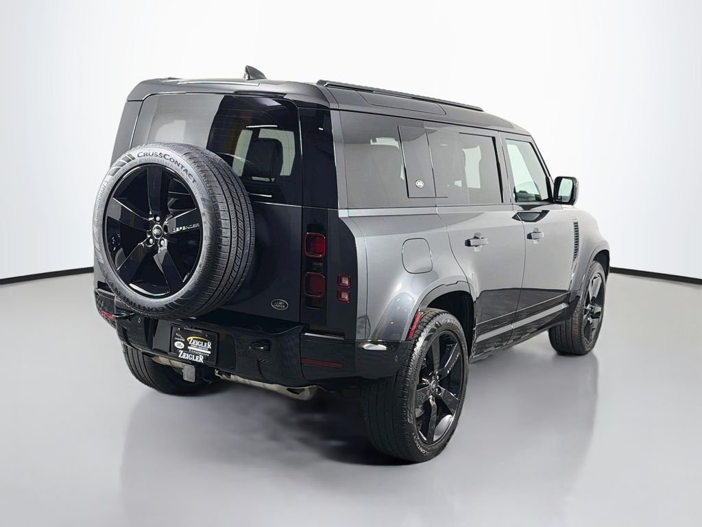 Used 2023 Carpathian Gray Premium Metallic Land Rover X-Dynamic SE image 5