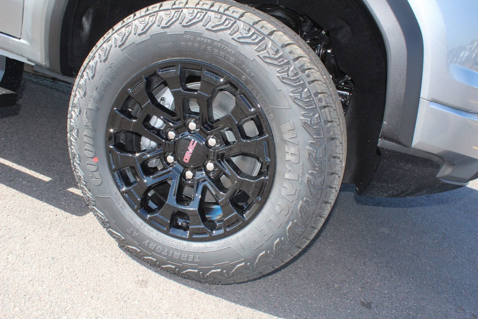 New 2026 Sterling Metallic GMC Elevation image 8