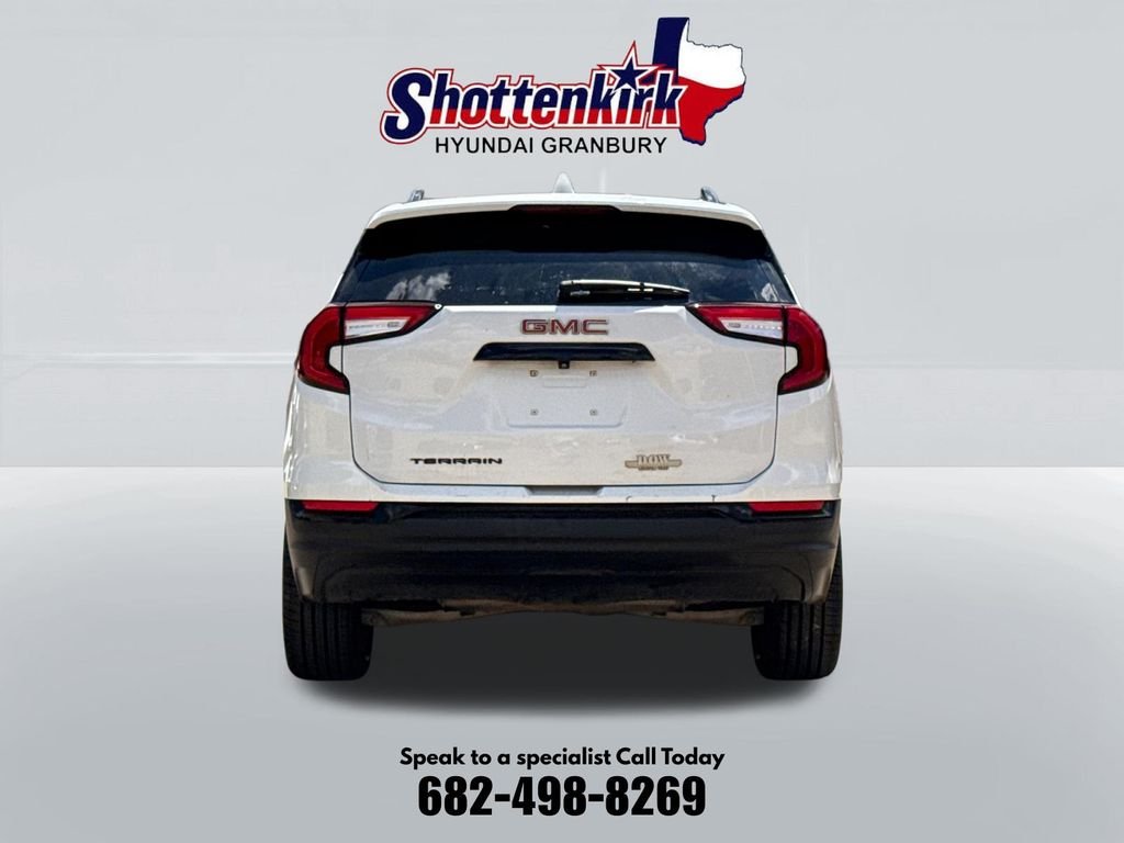 Used 2022 White GMC SLT image 7
