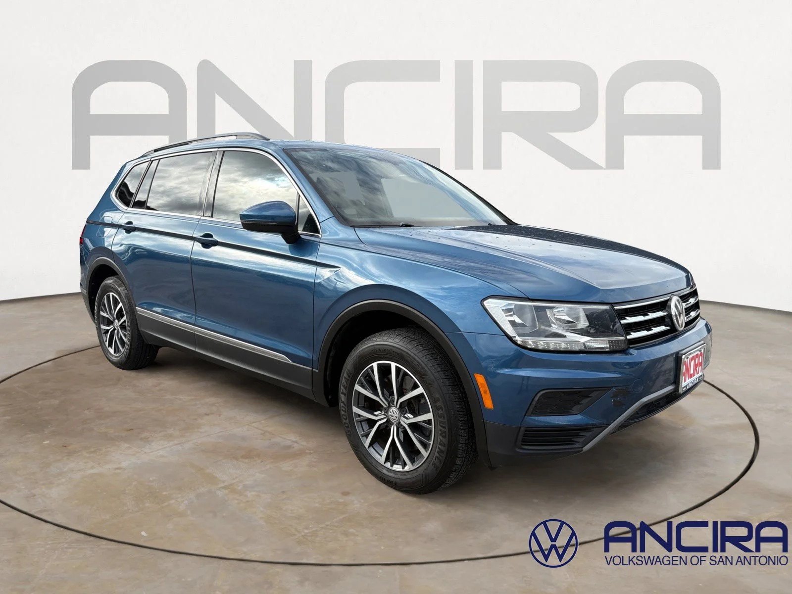 Used 2020 Silk Blue Metallic Volkswagen 2.0T SE image 1