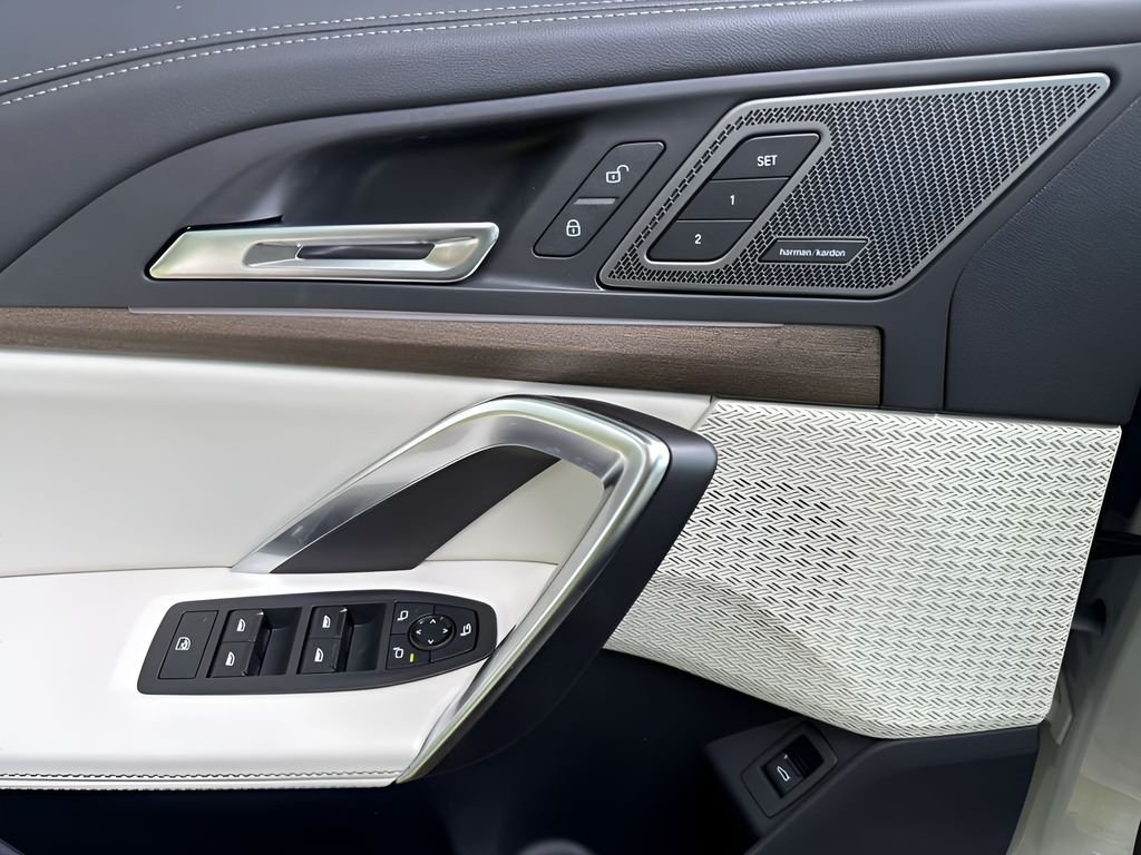 New 2026 Alpine White BMW xDrive28i image 12