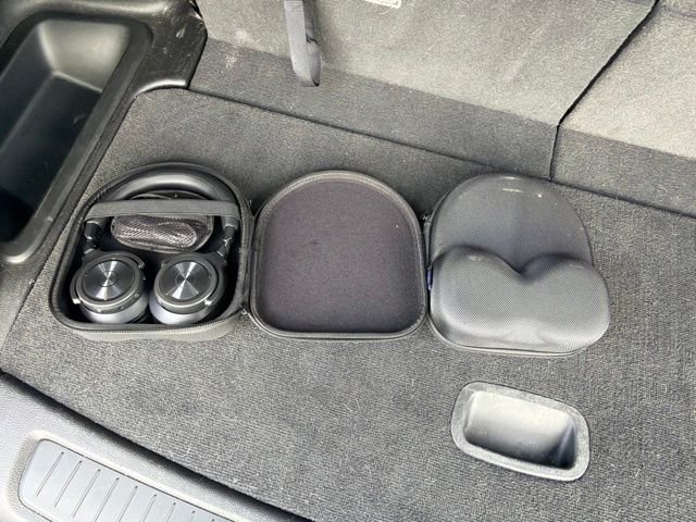 Used 2022 White Jeep Laredo image 13