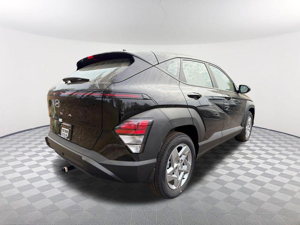 New 2026 Black Hyundai SE FWD image 5