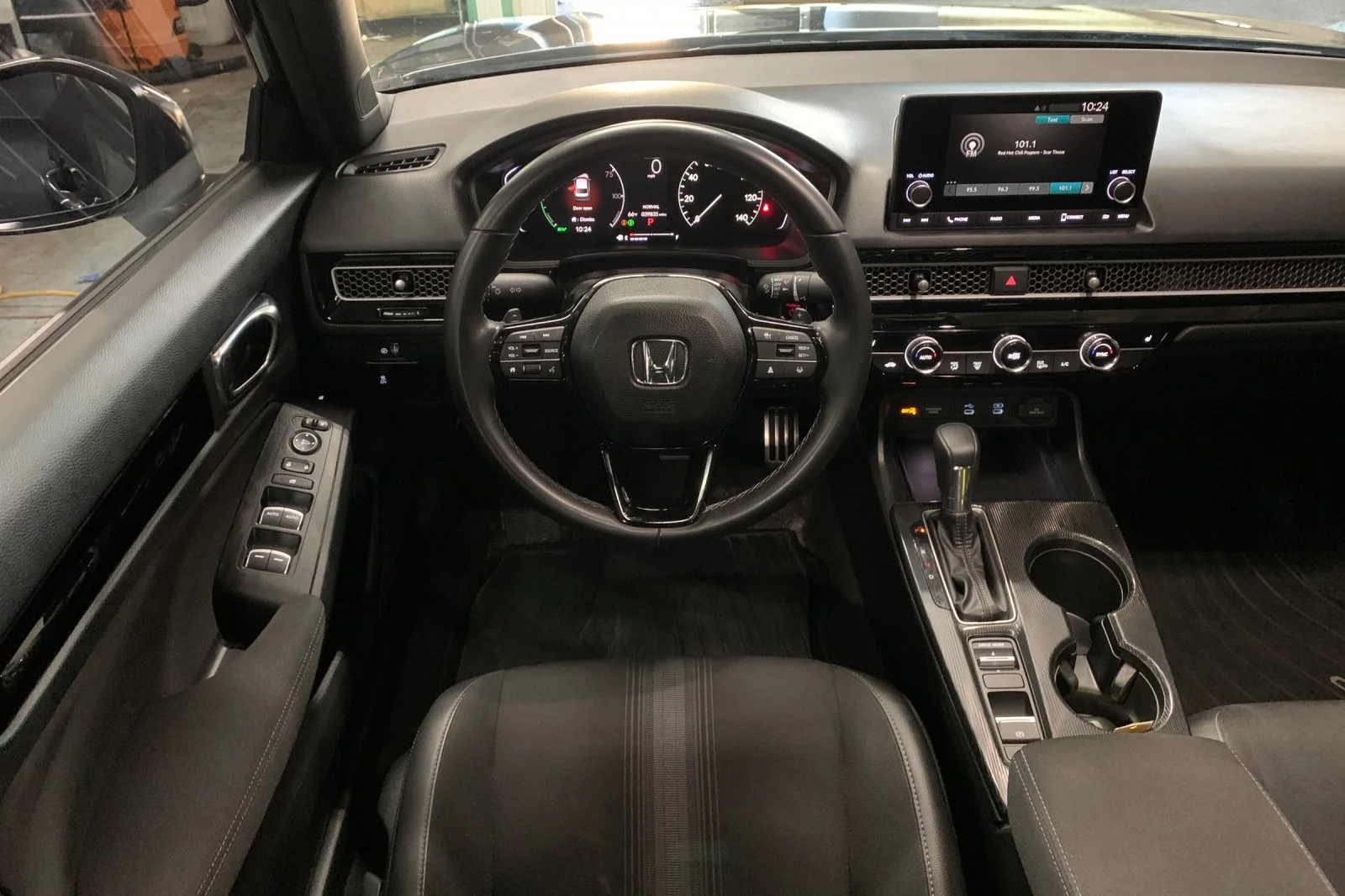 Certified Used 2025 Meteorite Gray Metallic Honda Sport image 16