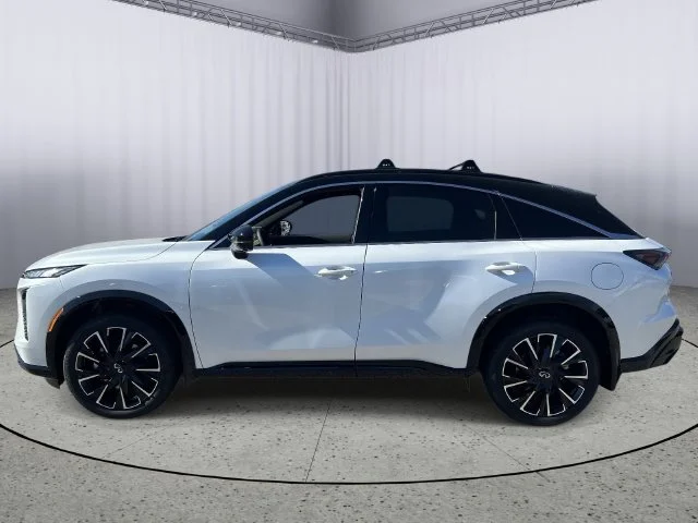 New 2027 2T RAD WHT INFINITI Autograph AWD image 3