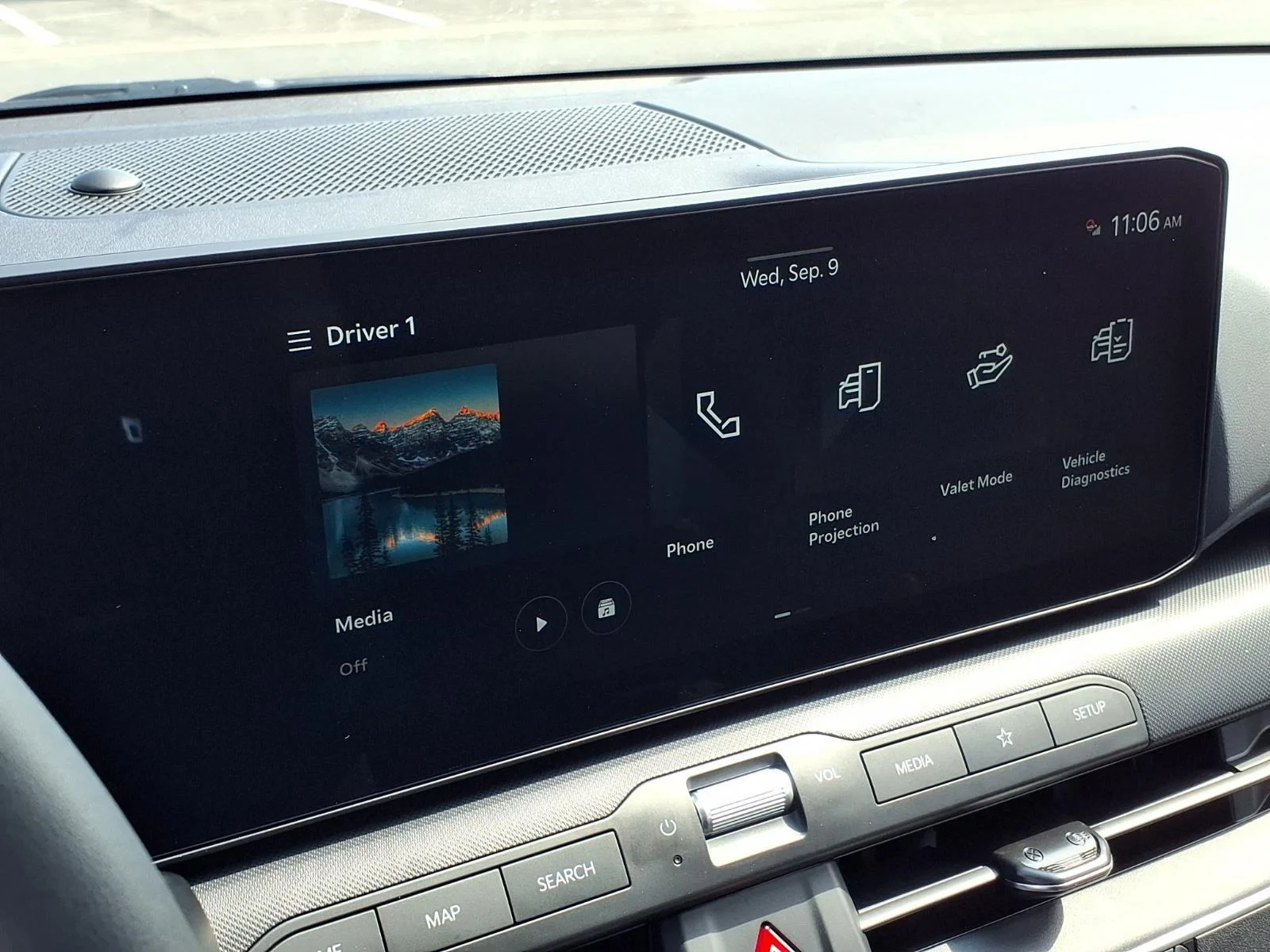 New 2026 Snow White Pearl Kia LXS image 3