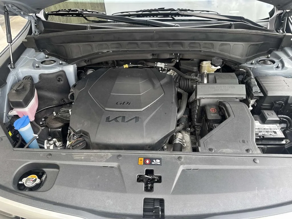 Used 2023 Silver Kia S image 11