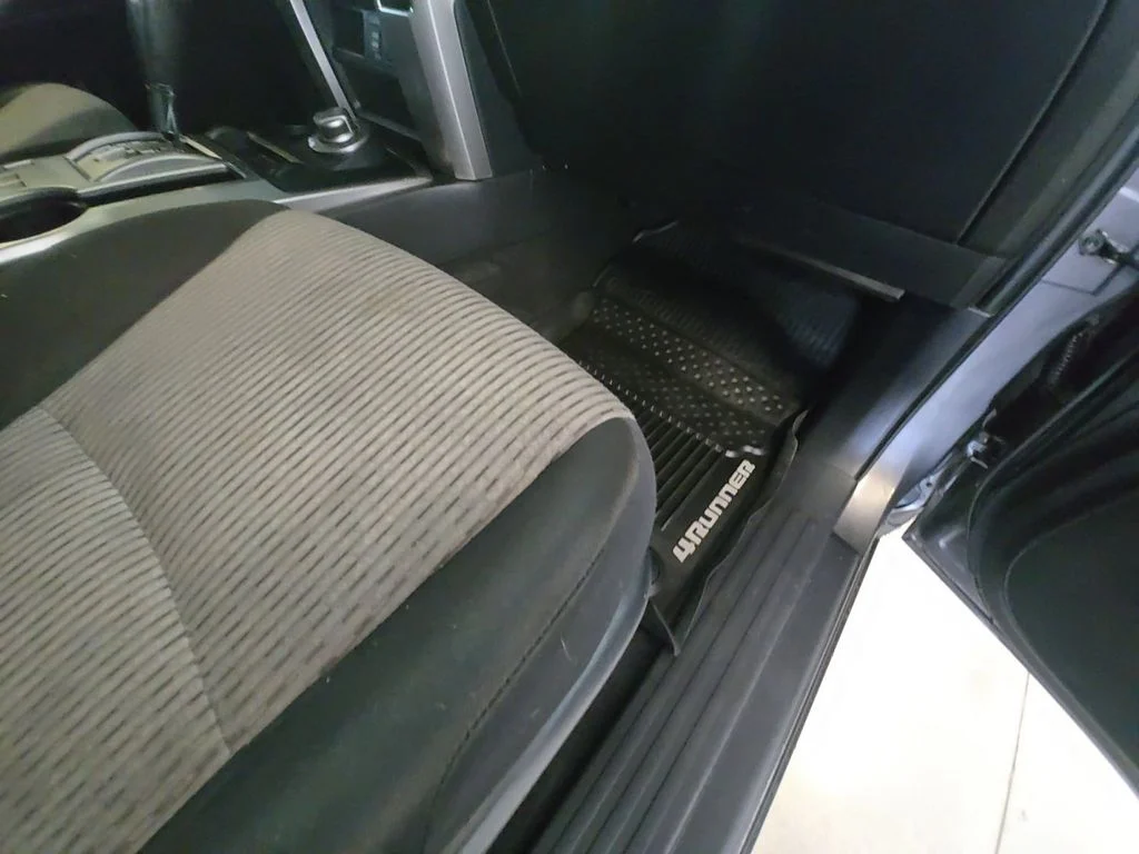 Used 2018 Gray Toyota SR5 image 29