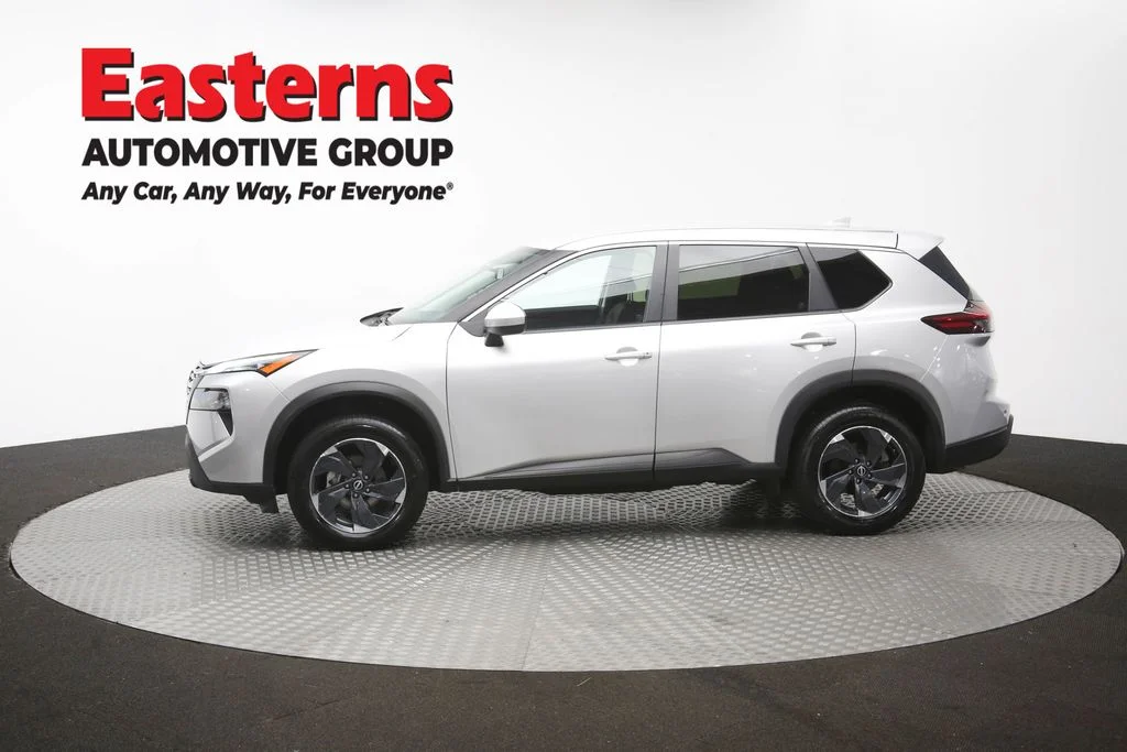 Used 2024 Silver Nissan SV image 58