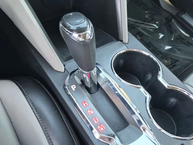 Used 2017 Silver GMC Denali image 27