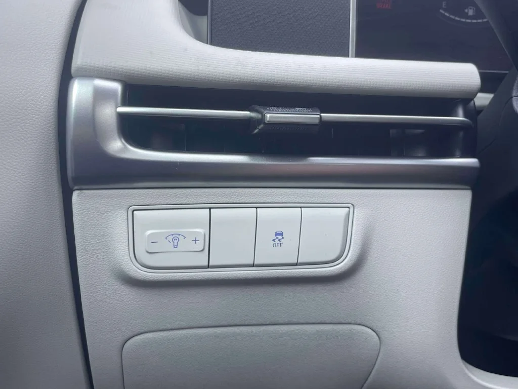 Certified Used 2025 Gray Hyundai SE image 19