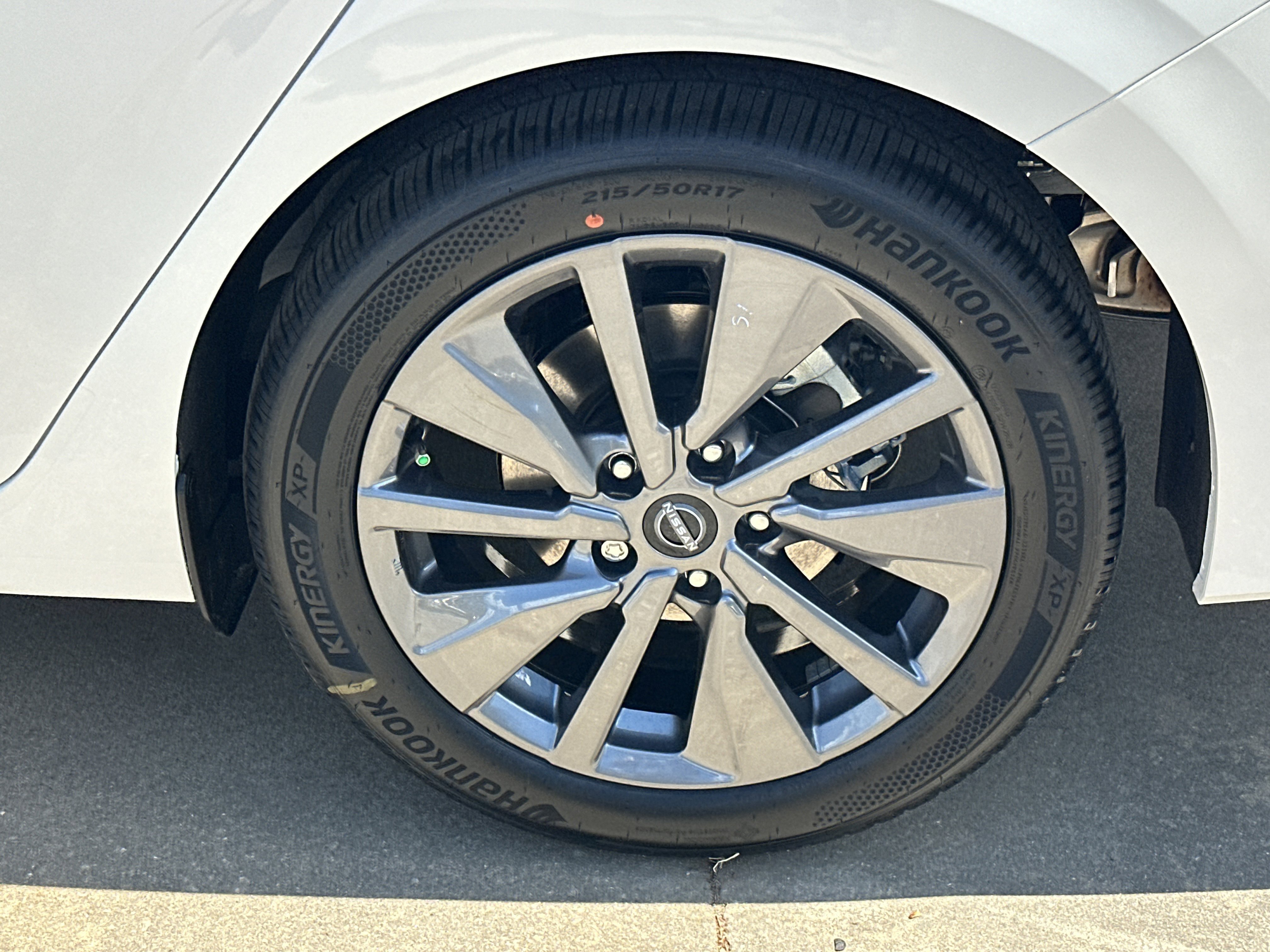 New 2026 Aspen White Tricoat Nissan SL image 20