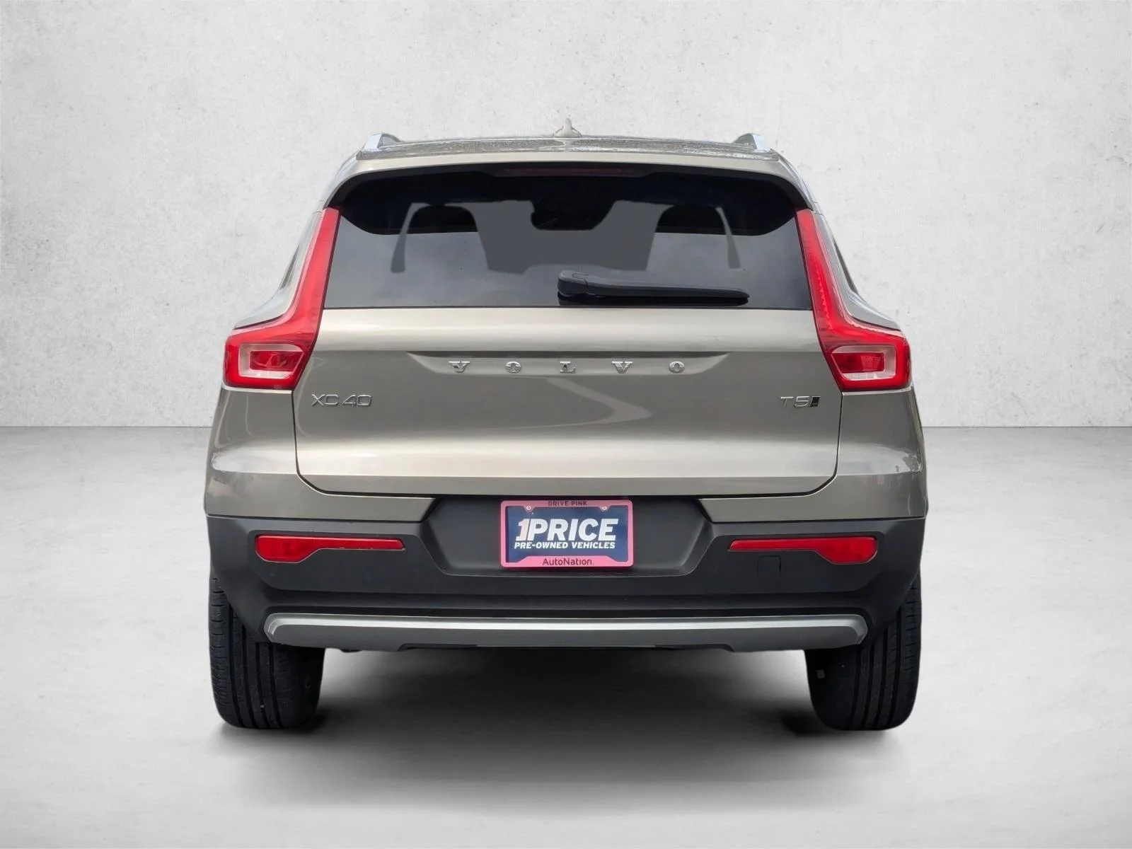 Used 2021 Thunder Grey Metallic Volvo Inscription image 7