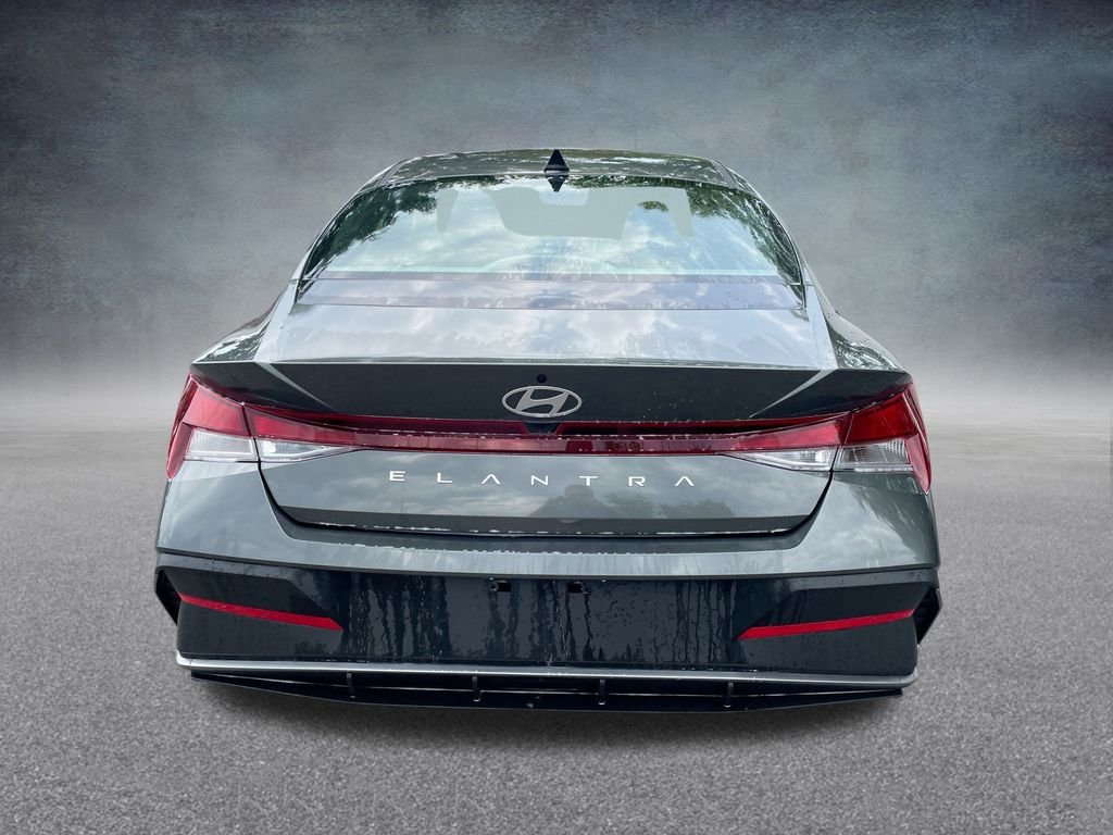 2025 Hyundai Elantra SE - Photo 31