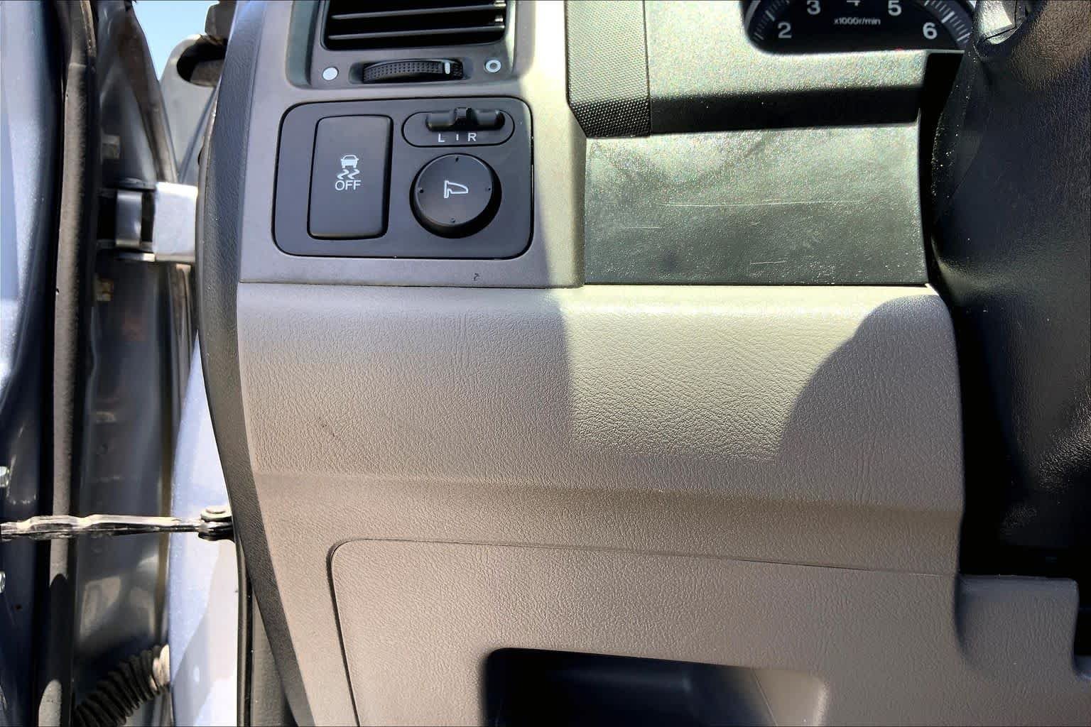 Used 2011 Glacier Blue Metallic Honda SE image 32
