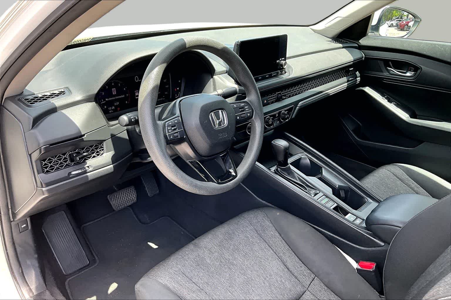 Used 2023 Platinum White Pearl Honda LX image 17