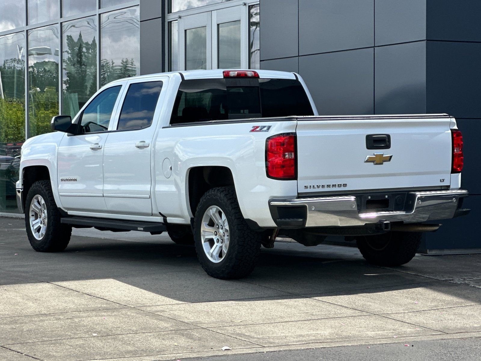 Used 2015 Summit White Chevrolet LT image 5