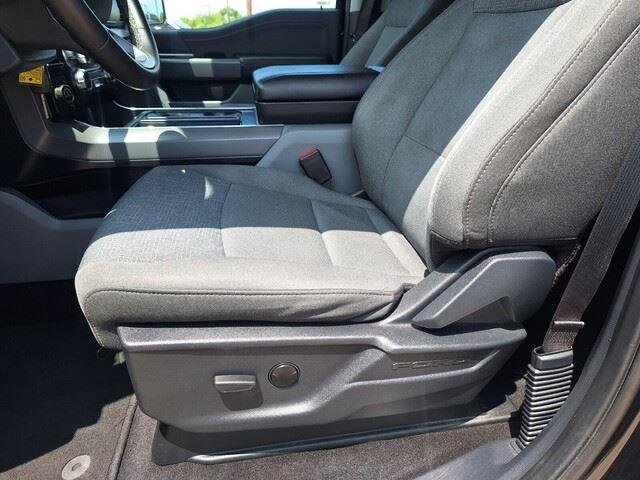 Used 2024 Agate Black Metallic Ford XLT image 10