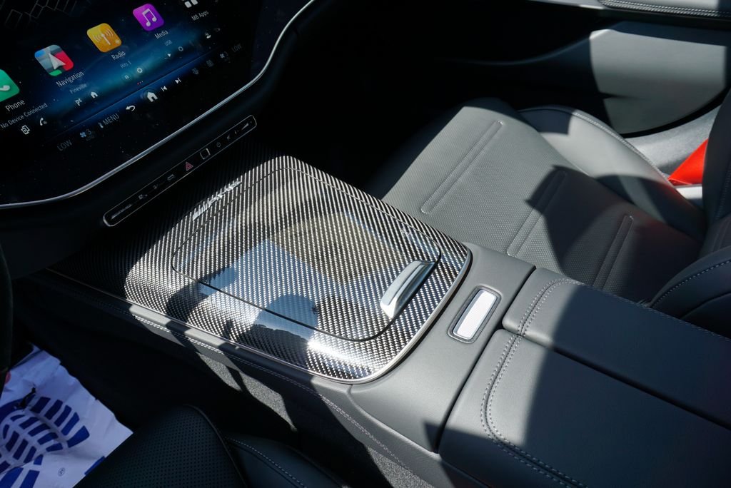 New 2026 MANUFAKTUR Moonlight White Metallic Mercedes-Benz E 53 AMG® image 18