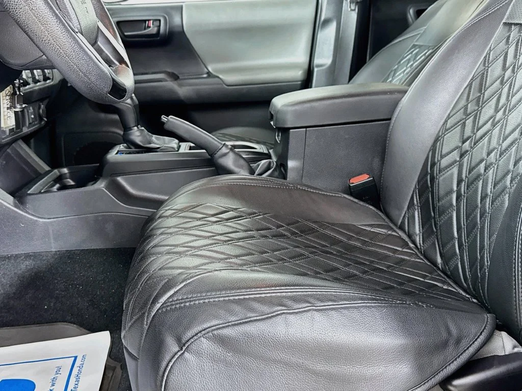 Used 2022 Midnight Black Metallic Toyota SR image 23
