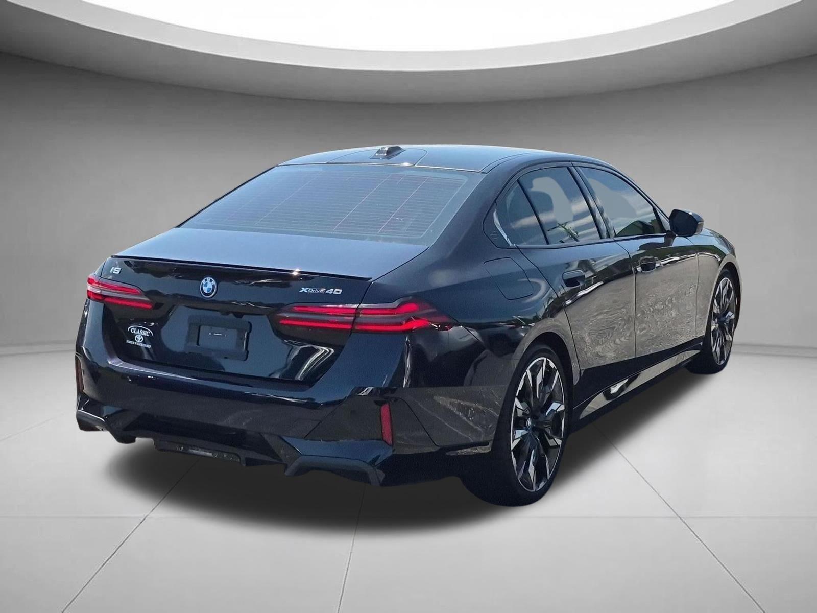 Used 2025 Carbon Black Metallic BMW xDrive40 image 5