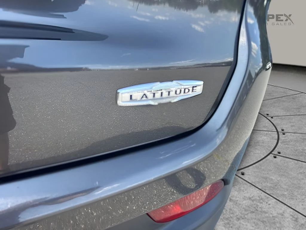 Used 2018 Gray Jeep Latitude image 25