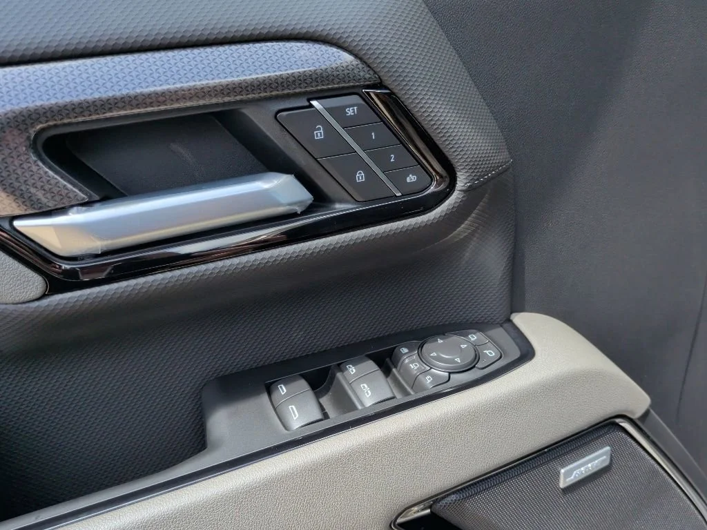 2026 Chevrolet Silverado 2500 HD ZR2 - Photo 12