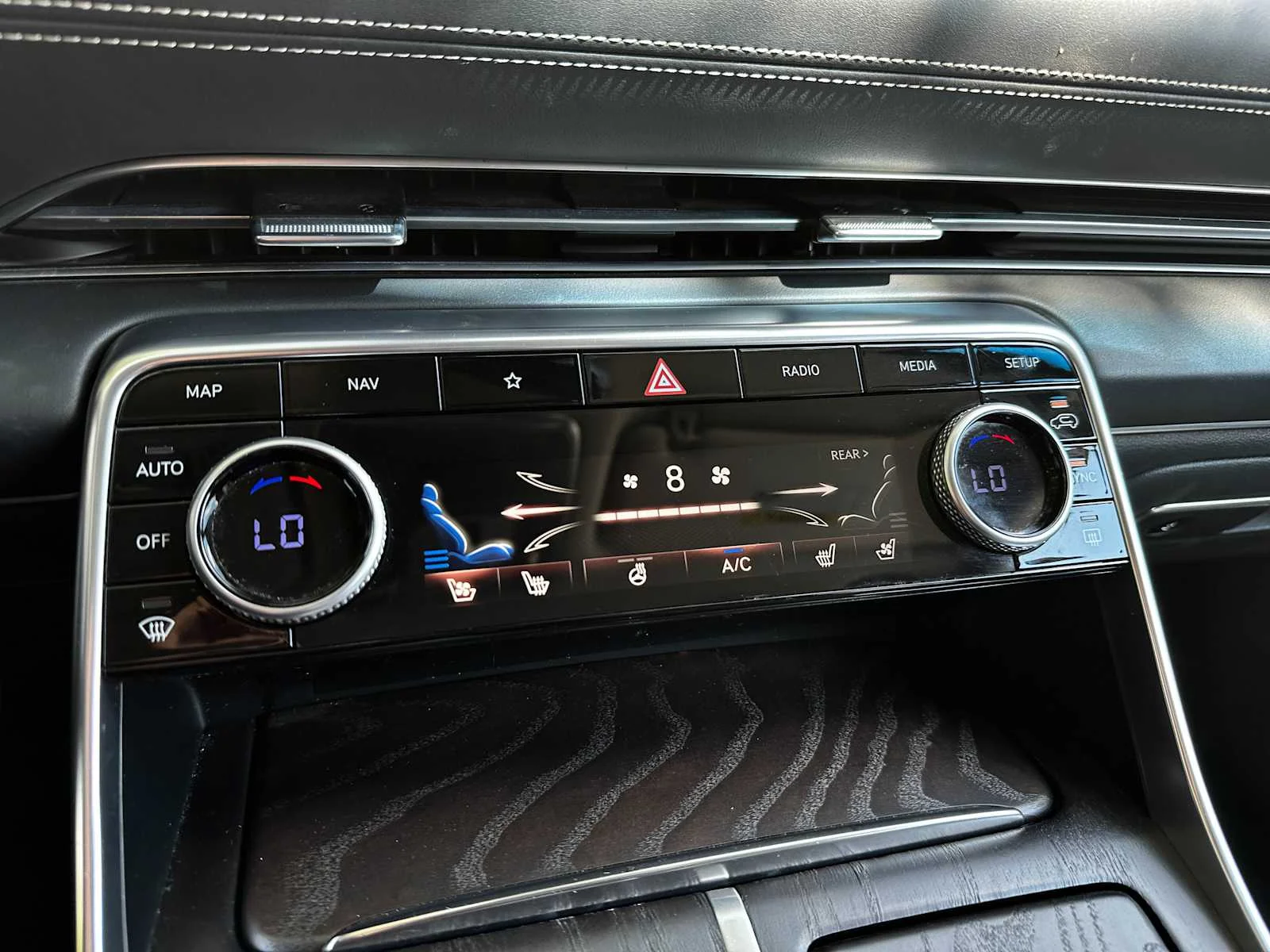 Used 2021  Genesis NA image 14