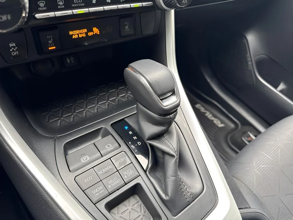 Used 2019 Gray Toyota XLE image 17