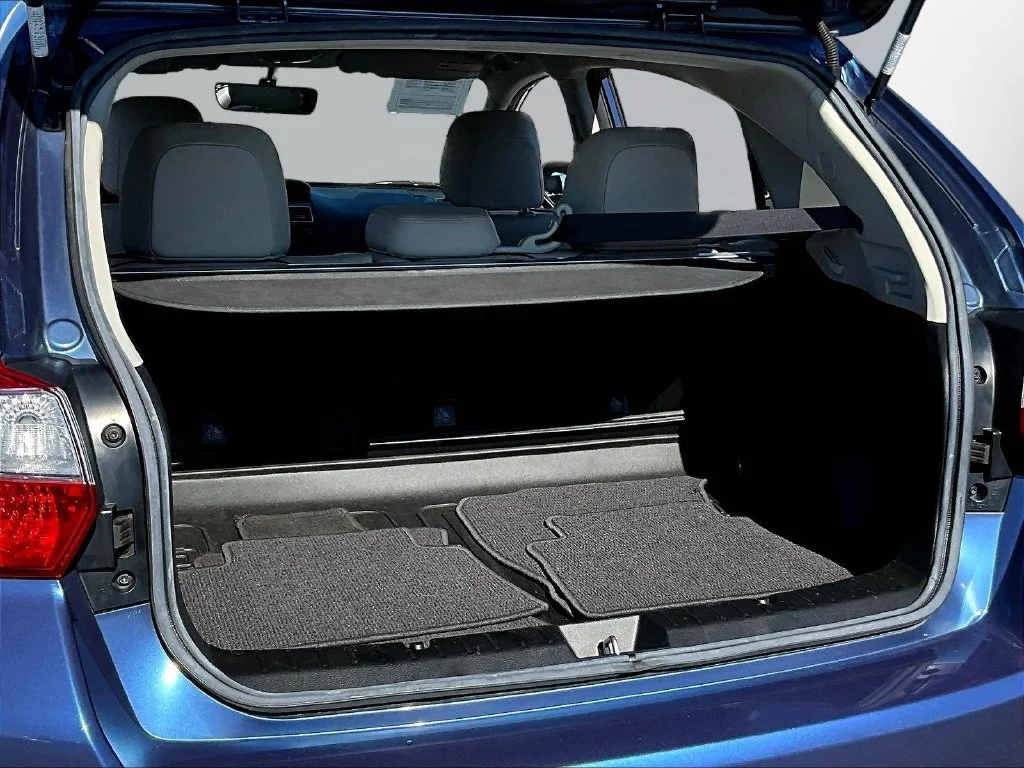 Used 2017 Blue Subaru 2.0i Limited image 7