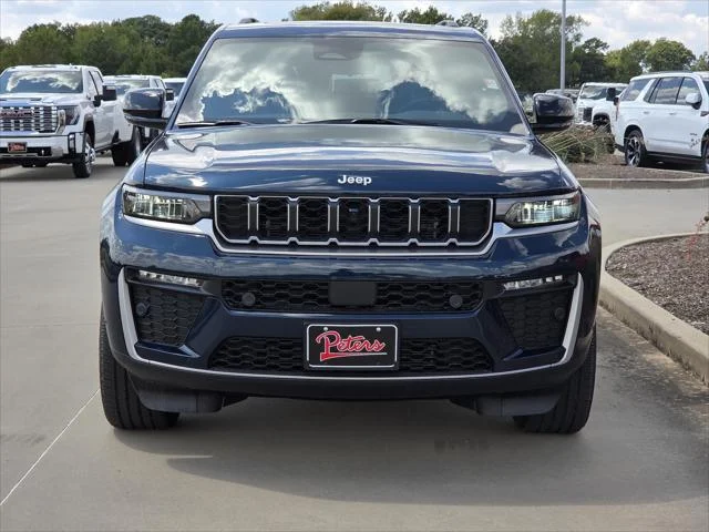 New 2027 Fathom Blue Pearl-Coat Paint Jeep Limited image 2