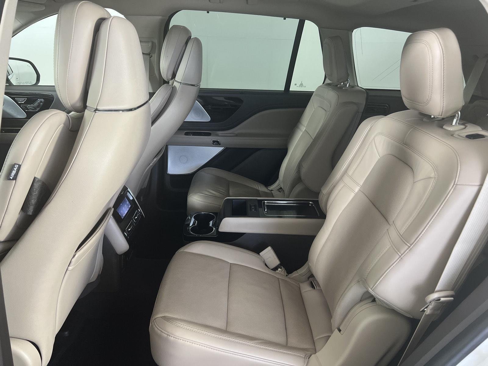 Used 2022 Pristine White Lincoln Reserve image 26