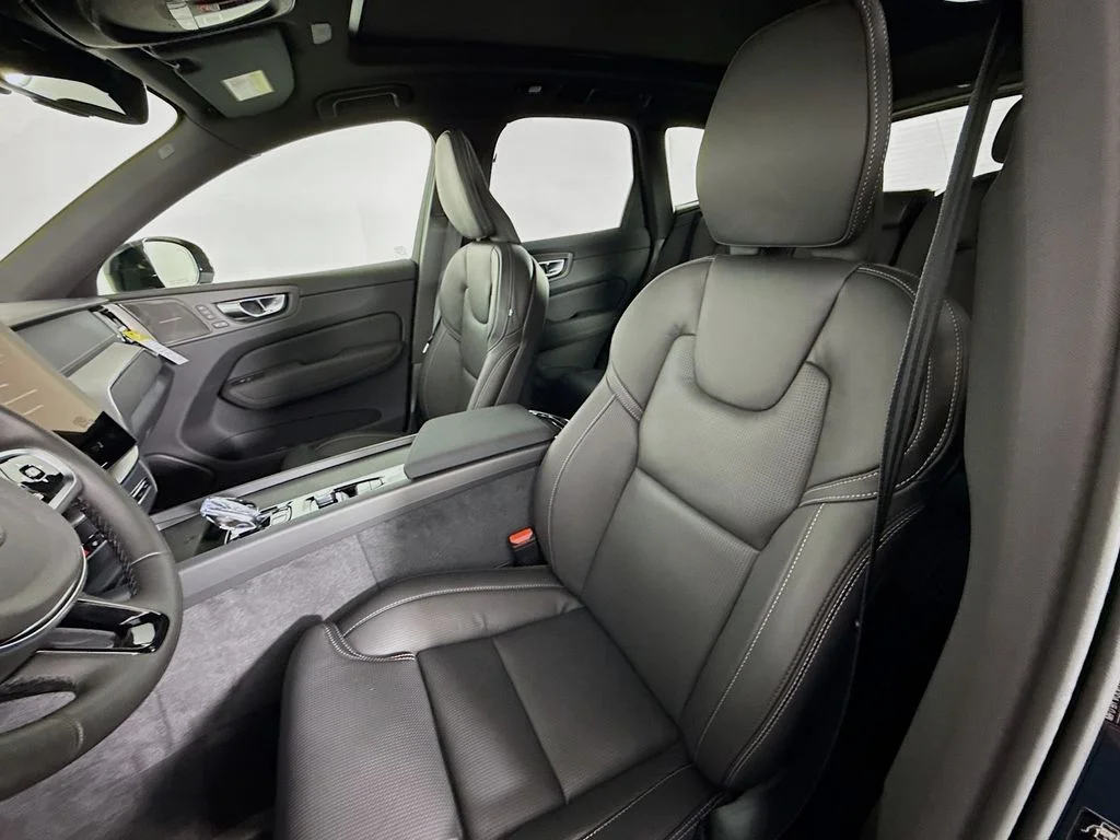 New 2026 Denim Blue Metallic Volvo B5 Ultra Black Edition image 5