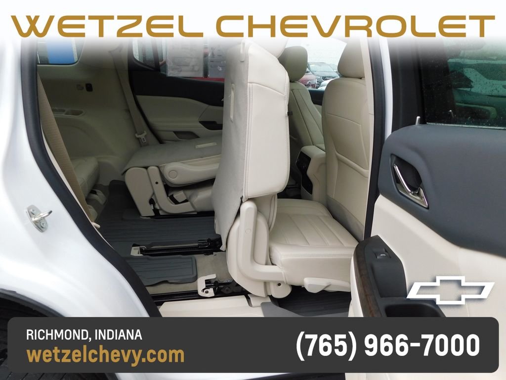 Used 2023 White GMC Denali image 31