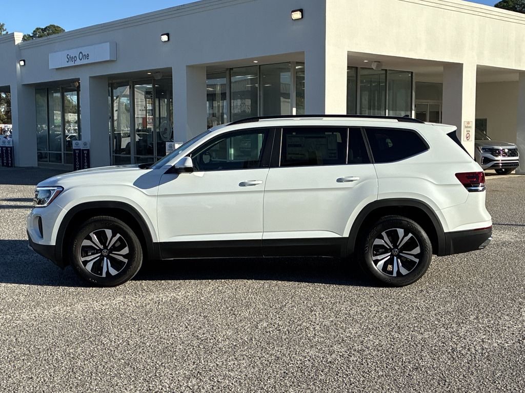 New 2026 White/off-white Volkswagen SE image 4