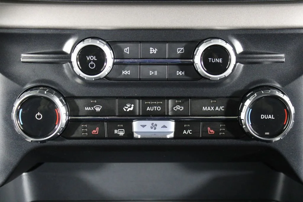 Used 2024 Gray Ford XLT image 25