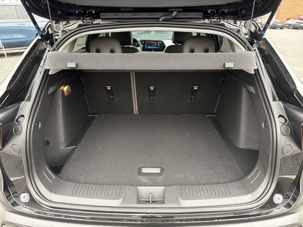 New 2026 Mosaic Black Metallic Chevrolet ACTIV image 5