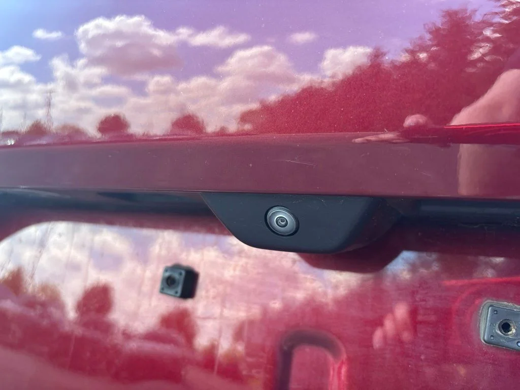Used 2023 Red Jeep Altitude image 14