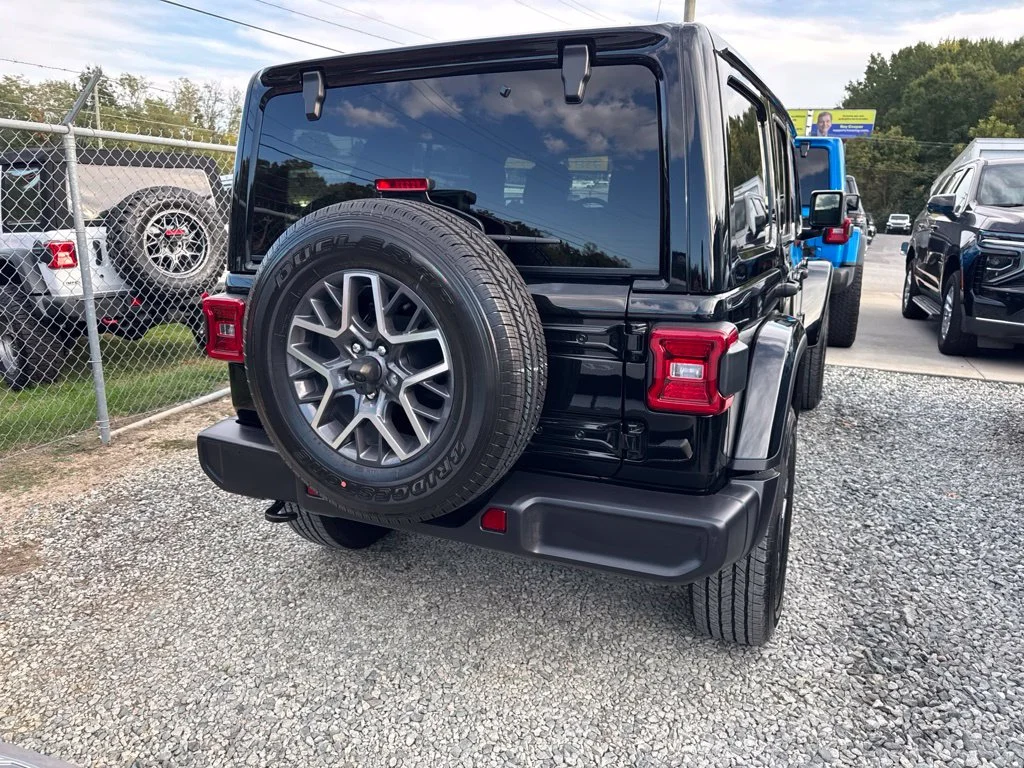 Used 2026 Black Jeep Sahara image 3