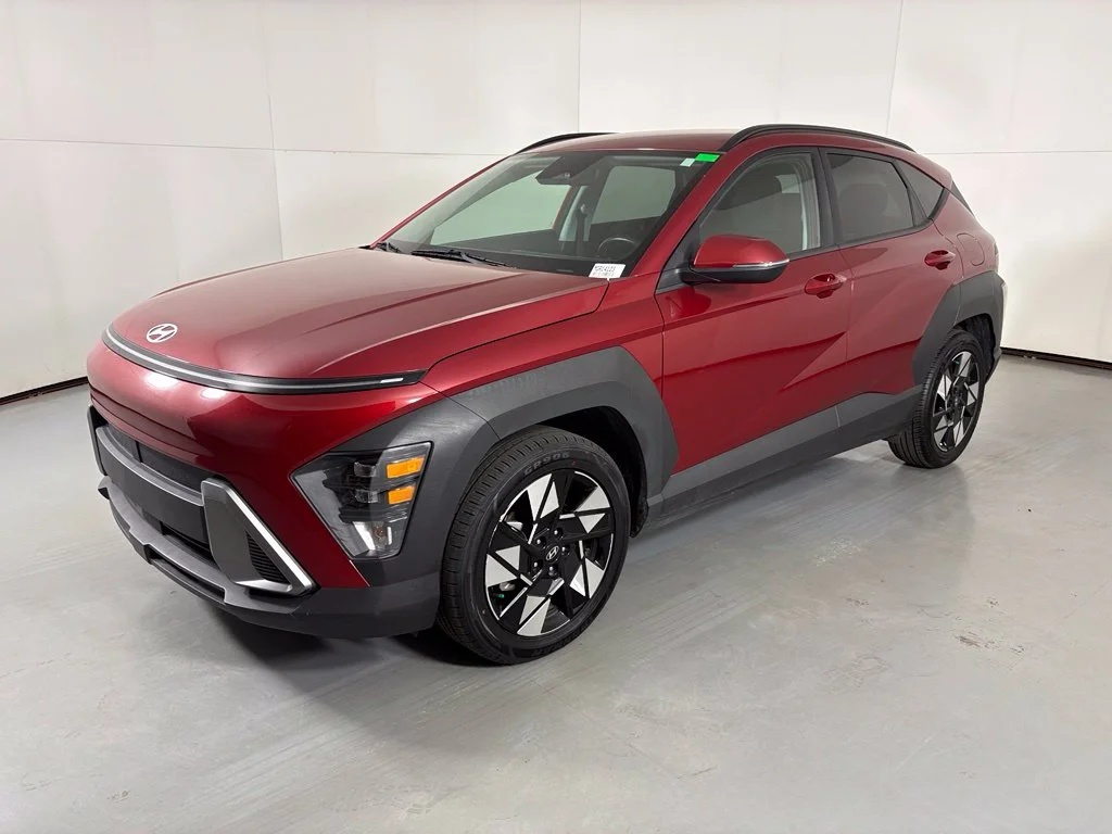 Used 2025 Red Hyundai SEL image 4