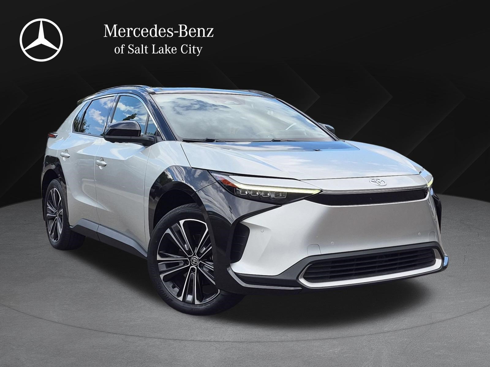 Used 2023 Silver Metallic Toyota XLE image 1